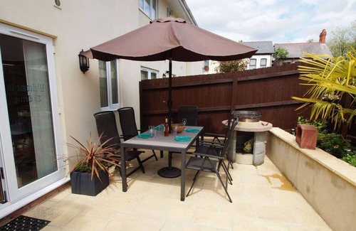Ammanford House | Bwthyn y Gors in the beautiful Ammanford