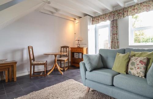 Tywyn House | Bwthyn y Gwas