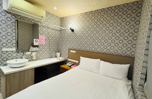 Wanhua House | BY Cool hotel with AC in vibrant Taipei City near Ximending with Ubike