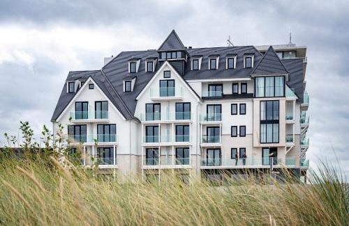 Cadzand-Bad Apartment | By Sea, Full Sea View, balcony, use of hotel Pool and Sauna
