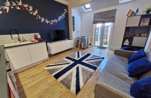 Westbrook Apartment | By The Bay - Mins To Margate & Beaches Wparking