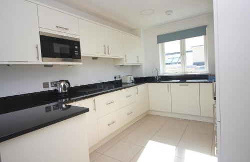 Treyarnon Apartment | BY THE BEACH, The Quies, Beach House