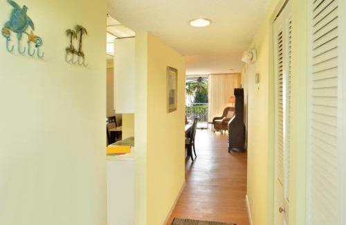 Key West House | By the Beautiful Sea - Key West Beach Front Condo - w Pool Access