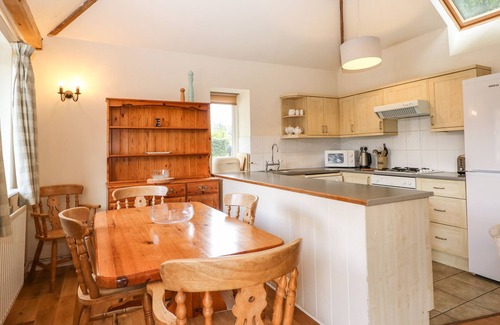 Pulborough Cottage | BYRE COTTAGE 2, family friendly, with pool in Storrington