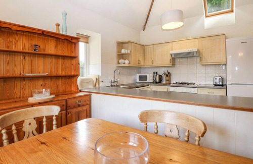 Pulborough Cottage | BYRE COTTAGE 2, family friendly, with pool in Storrington