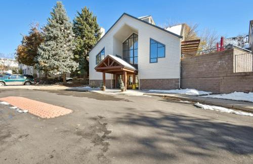 Englewood House | Byte-Sized Stay | Boston Commons