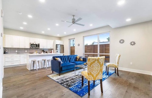 Bywater Condo | Bywater Getaway: 1BR Condo with Pool, Gym, Patio, Private Parking - Minutes to Downtown