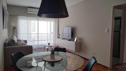 Comuna 7 Apartment | Cálido y luminoso semipiso en Parque Chacabuco