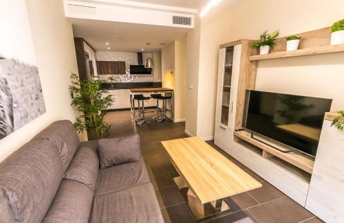 Jaen Apartment | Céntrico y moderno con piscina y parking