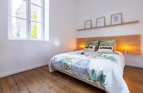 Faubourg North Apartment | Côté Cour - Centre Ville- Calme - Charme - 4 Voyageurs