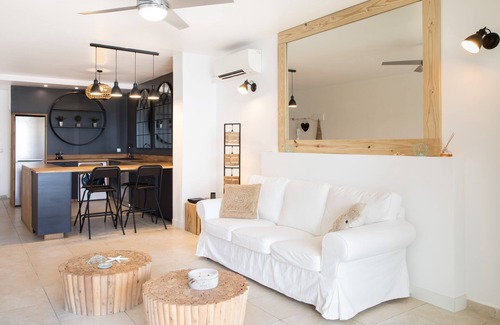 Orient Bay Apartment | Côté Mer, georgeous, romantic and comfy place for lovers!