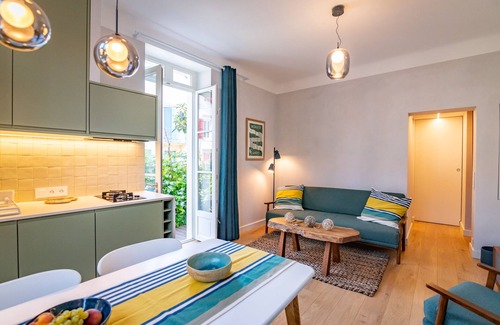 Biarritz Apartment | Côte des Basques, terrace, comfort and quality