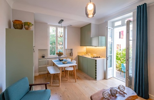Biarritz Apartment | Côte des Basques, terrace, comfort and quality