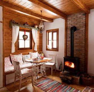 Ramet House | Căsuța cu Alune