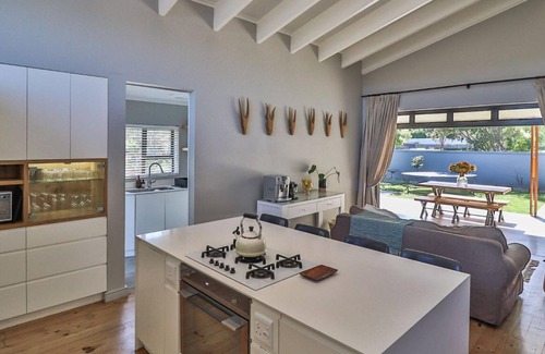 Onrus House | C'est La-Vie Villa in Onrus