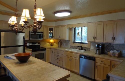 Mount Ida House | C22, a luxury, three bedroom, three bath Harbor North cottage overlooking the lake cottage