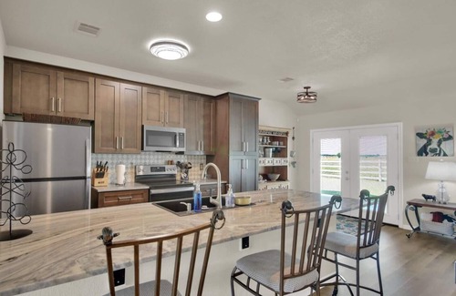 Taylor House | Caühaüs (Cow House) in Taylor TX