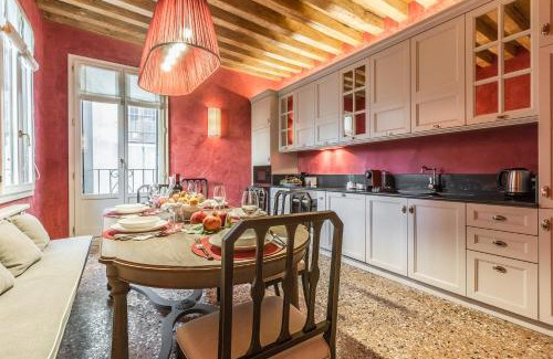 Dorsoduro Apartment | Ca' Dell'Opera Terrace - Dimora Italia -