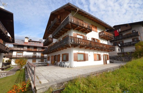 San Vito di Cadore Apartment | Cà Enrosadira:cole to the centre with WI-FI