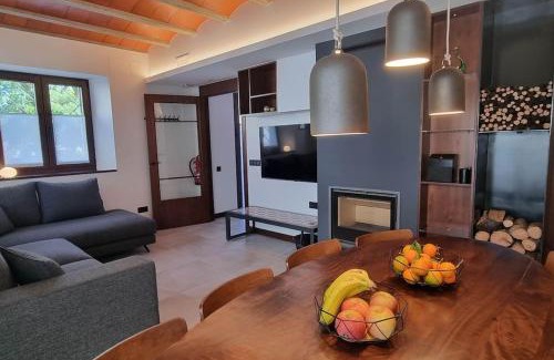 La Salzadella Villa | Ca la tita Casa rural*