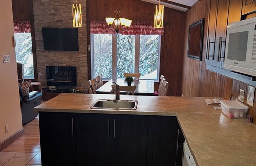 Petite-Riviere-Saint-Francois Ski Chalet | 15 Minutes de Baie-st-paul et du Massif de Charlevoix