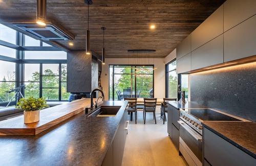 Petite-Riviere-Saint-Francois Ski Chalet | Expérience Om du Massif: Ski, Spa, Sauna, Piscine Vue Imprenable sur le Fleuve