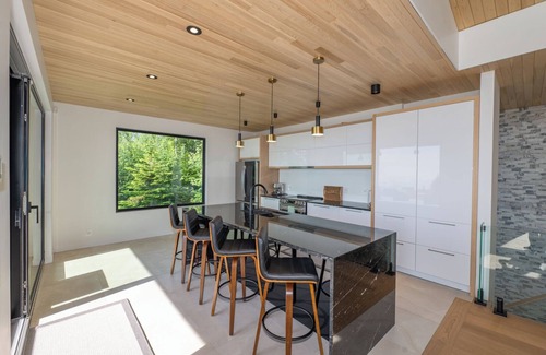 Petite-Riviere-Saint-Francois Ski Chalet | Altéa Charlevoix - luxury villa: spa, pool, billiards, view