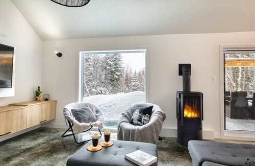 Petite-Riviere-Saint-Francois Ski Chalet | Cocotte d'hiver - Warm with Spa