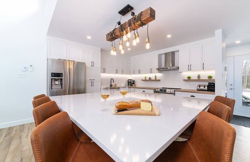 Petite-Riviere-Saint-Francois House | Hôtel à la maison - Le Distinction, piscine et spa