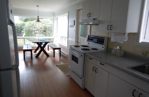 Saint-Georges-de-Clarenceville Villa | Stopover 599: Tranquility on Lake Champlain, Canada