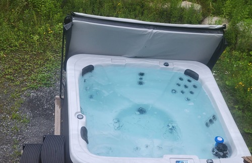 Sainte-Marguerite-du-Lac-Masson Ski Chalet | Yasmine cottage for rent in Sainte-Marguerite-du-Lac-Masson