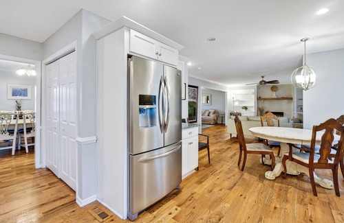 Wilmington House | CA Style Sanctuary 4BR3BA house with Heated Saltwater Pool and Hot Tub