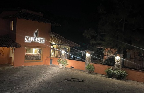 Mazamitla Cabin | Cabaña 100% de Lujo con Hermosos y Amplios Jardines