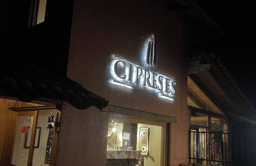 Mazamitla Cabin | Cabaña 100% de Lujo con Hermosos y Amplios Jardines