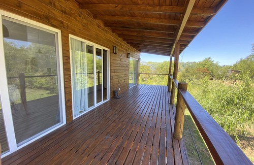Partido de Tigre Cabin | Cabaña con Vista al Río. Playa y Muelle Privados