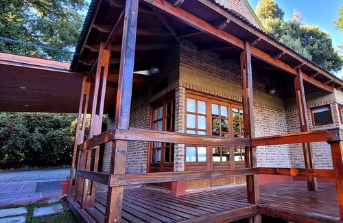 Tandil Cabin | Cabaña Del Solar. Chalet de 2 Plantas. Una Habitacion en Planta Alta