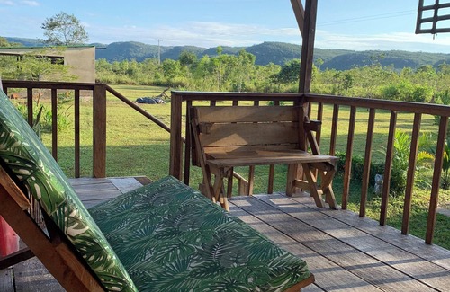 La Macarena Cabin | Cabaña El Nido: family comfort next to Caño Cristales + chef at your disposal.