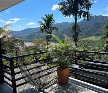 Villavicencio House | Cabaña en la Montaña con Jacuzzi