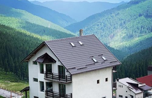 Novaci Cabin | Cabana Cota 1700