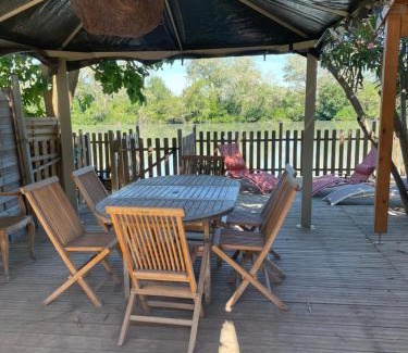 Saintes-Maries-de-la-Mer Ski Chalet | Cabanon au bord du petit Rhône