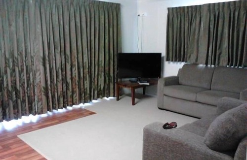 Cabarita Hotel | Cabarita Lodge Bed and Breakfast