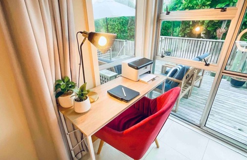 Papamoa Beach Cottage | Cabbage Tree Beach House - Summer or Winter Haven