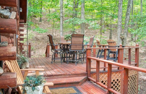 Eureka Springs Cabin | Cabin 11Redbud Valley+Jacuzzi Tub+Deck+Pond+Trails