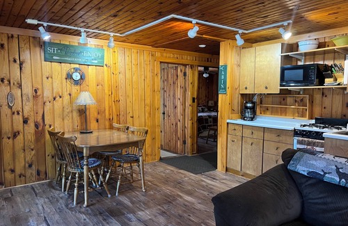 Eagle River Cabin | Cabin 19 by Eagle Waters Resort