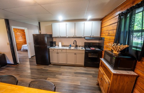 Buchanan Cabin | Cabin 2 at Fishtale Lodge