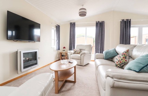 South Lakeland Leisure Village Cottage | Cabin ∙ 2 bedrooms ∙ 4 guests