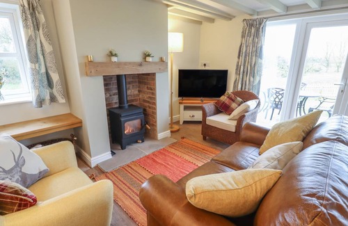 Alford Cottage | Cabin ∙ 2 bedrooms ∙ 4 guests