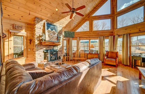Morganton Cabin | Cabin ∙ 3 bedrooms ∙ 9 guests