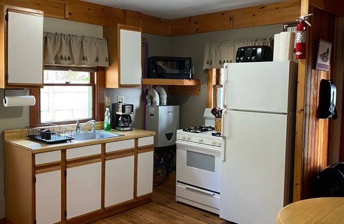 North Bay Cabin | Cabin 3 Waterfront - Three Pines Lodging & Marina
