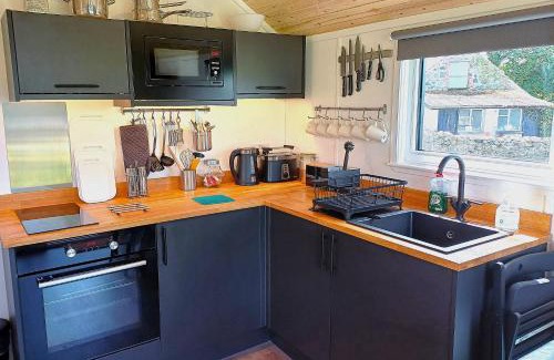Llwyngwril Ski Chalet | CABIN 8 Pet friendly Family glamping Seaview